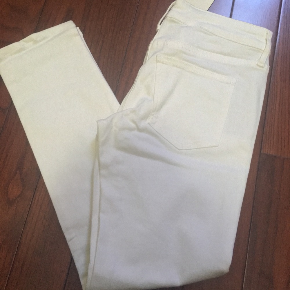 NWT uniqlo white skinny ultra stretch jeans
